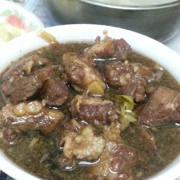 【金門高粱飄香料理】蔥燒嫩骨飯 : 張惠晴一起做