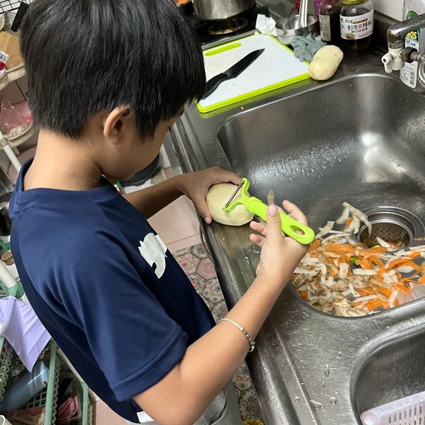 馬鈴薯蛋沙拉 : 魚在天上飛一起做