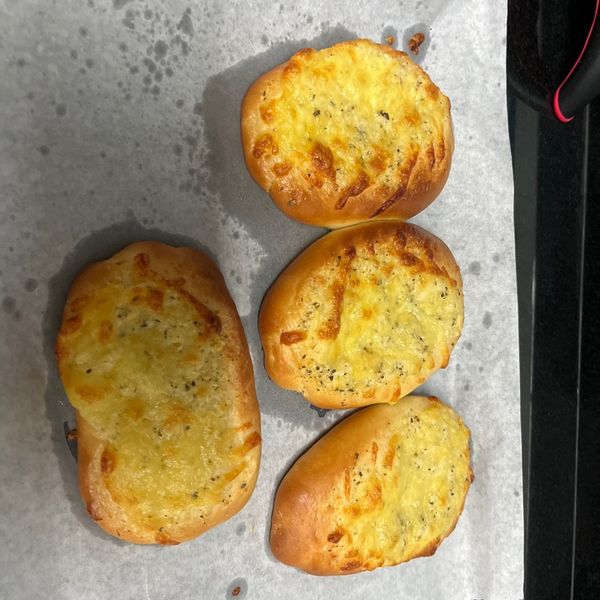 大蒜麵包：Janice  一起做