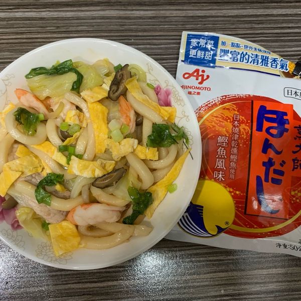 什錦炒烏冬 : 傻里傻氣的蝸牛一起做