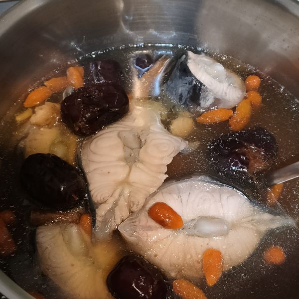 麻油鱘龍魚湯 : 愛麗絲DIY(=^_^=)一起做