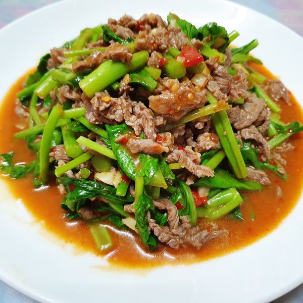 芥蘭牛肉🥄🍛：Sophie Hsieh🍳 一起做