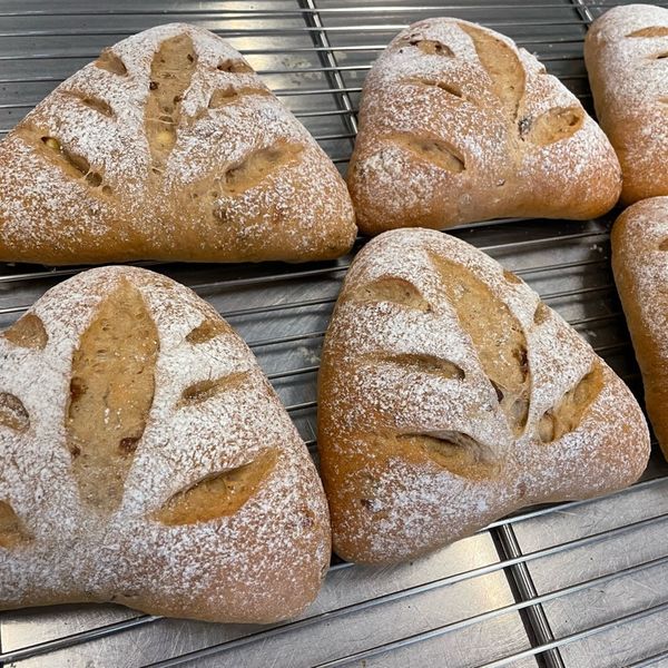 全麥桂圓乳酪歐包 : 滿天欣一起做