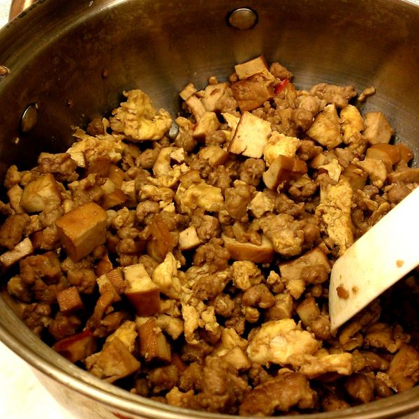 ㄚ曼達的廚房~家常蛋醬拌麵 : Lucy Kao一起做