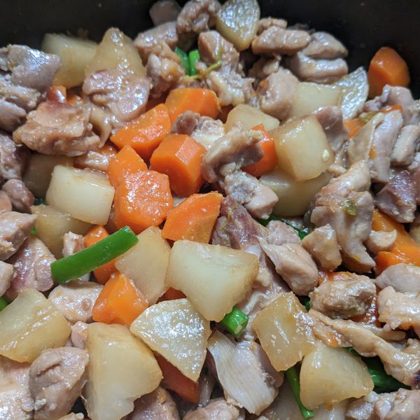 白蘿蔔燒雞腿肉 : Becky Wu一起做