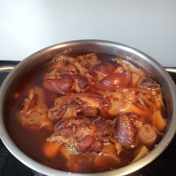 筍乾蹄膀：艷玲 一起做