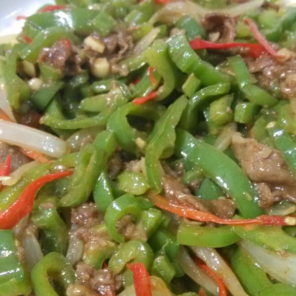 宅男大主廚 ─ 青椒炒牛肉絲 feat. 沙茶：林韋汝 一起做