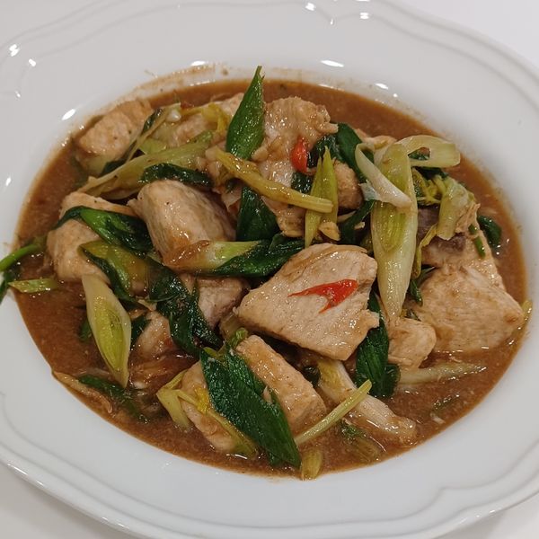 蒜苗炒鯊魚 : weiwei一起做