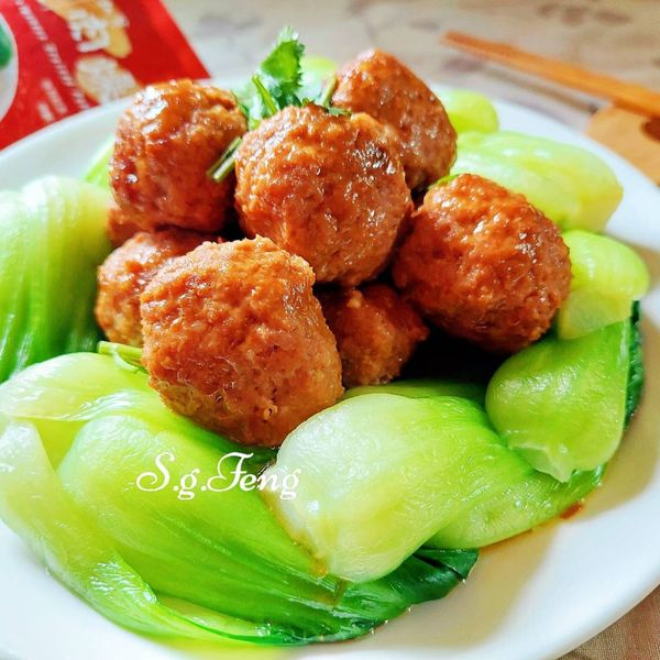 簡單好吃-獅子頭：Feng  Lin 一起做