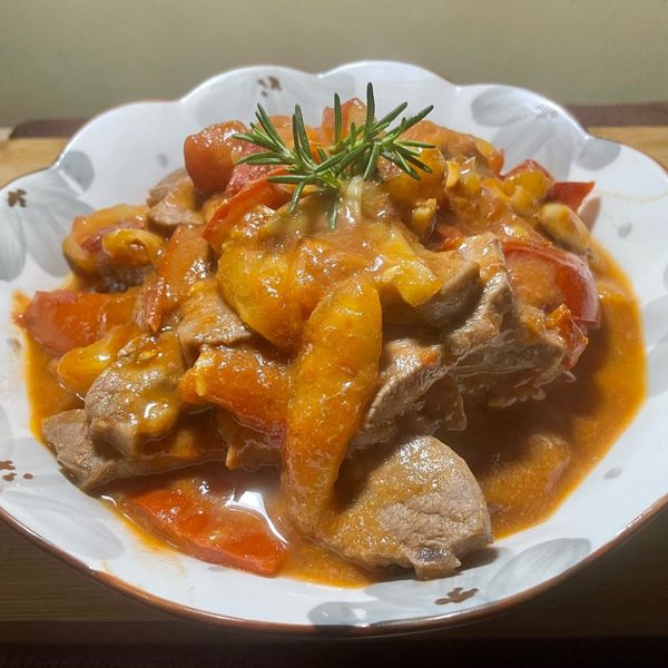 番茄燉牛肉：肉包子餵歐告🌱 一起做