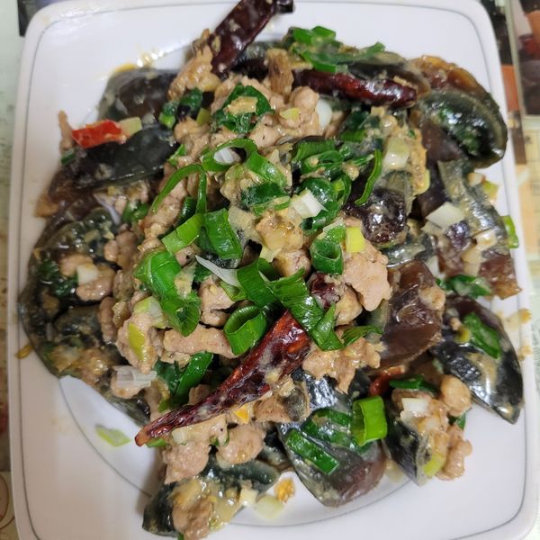 蔥花皮蛋 : 親暱一起做