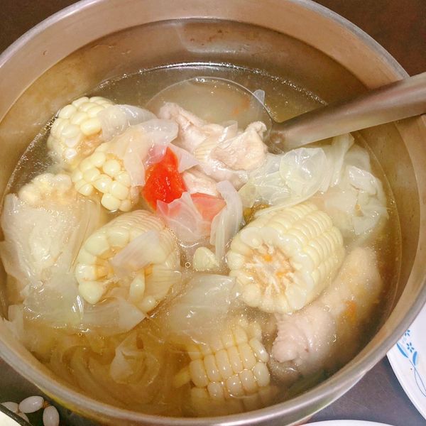 高麗菜玉米雞湯：陳宥蓉 一起做