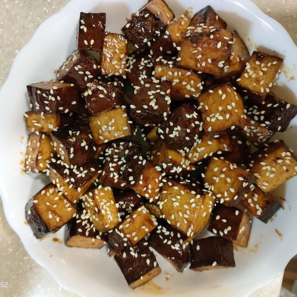 蜜汁黑豆干 : 草莓魚一起做