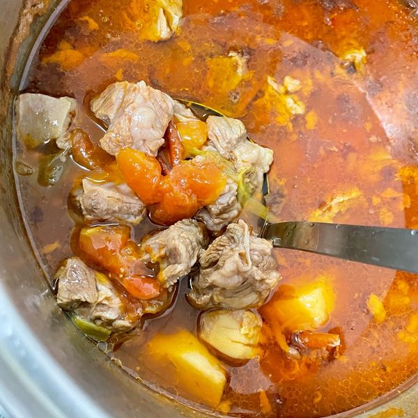 番茄燉牛肉：Sue 一起做