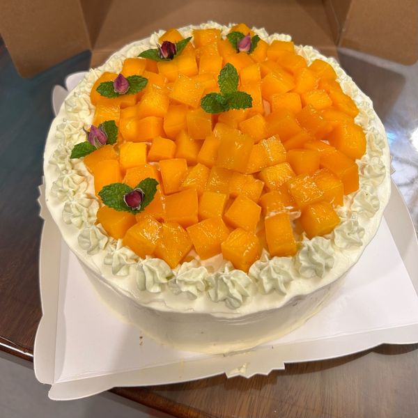 芒果草莓奶油蛋糕(圖解) : Vicky Chiu一起做