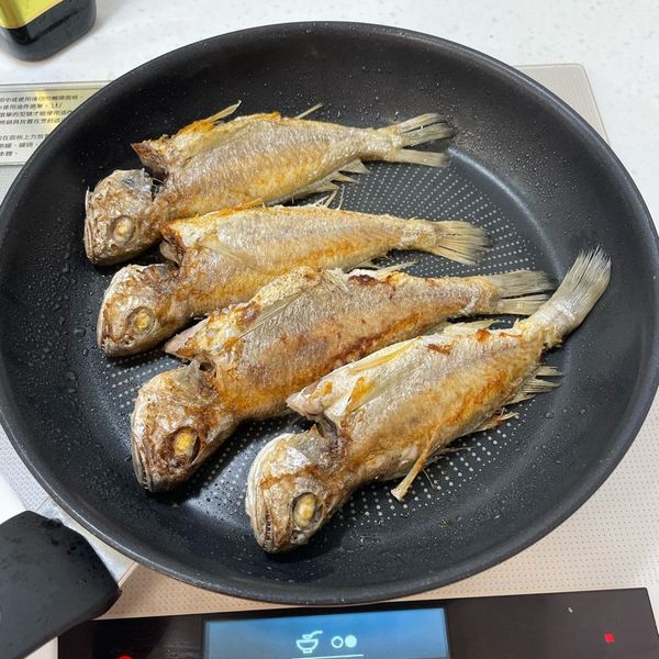 鹽煎黃魚 {Fisser不鏽鋼平底鍋}:Yj Lin 一起做
