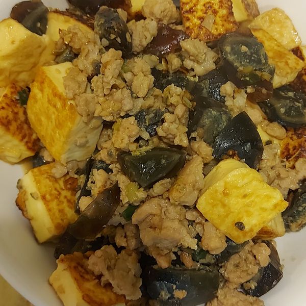 皮蛋炒豆腐 : 娃娃貝蒂一起做