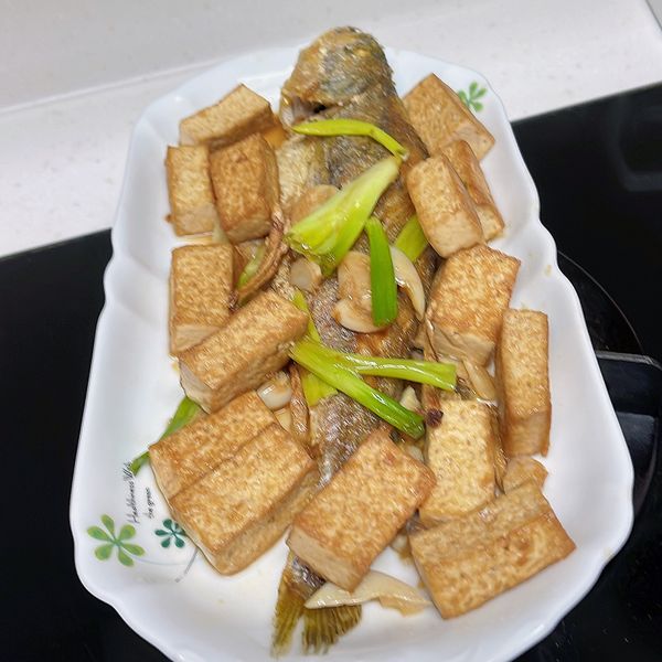 蒜燒黃魚豆腐：呂惠萍 一起做
