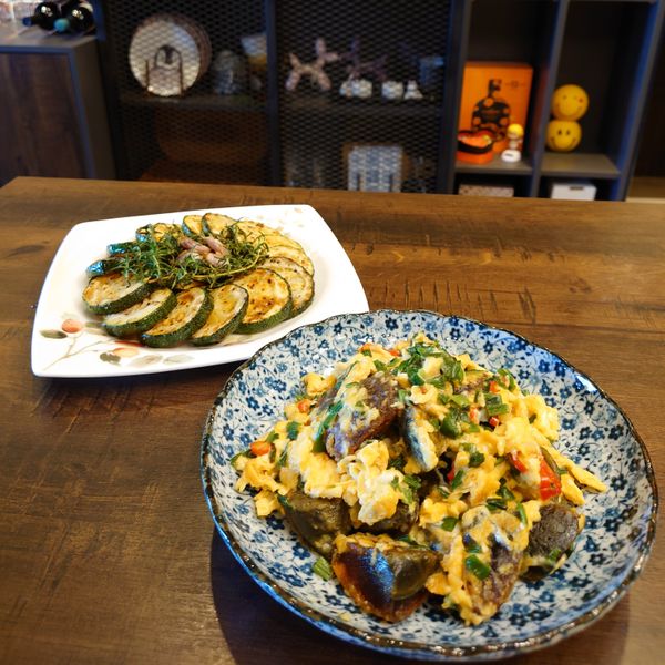 皮蛋炒雞蛋豆腐：馮小傑 一起做