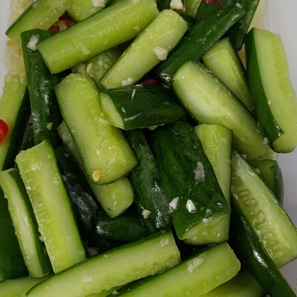 涼拌小黃瓜：靜小芳 一起做