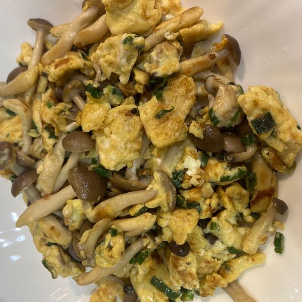 鴻禧菇蔥蛋 : Wumhi Lu一起做