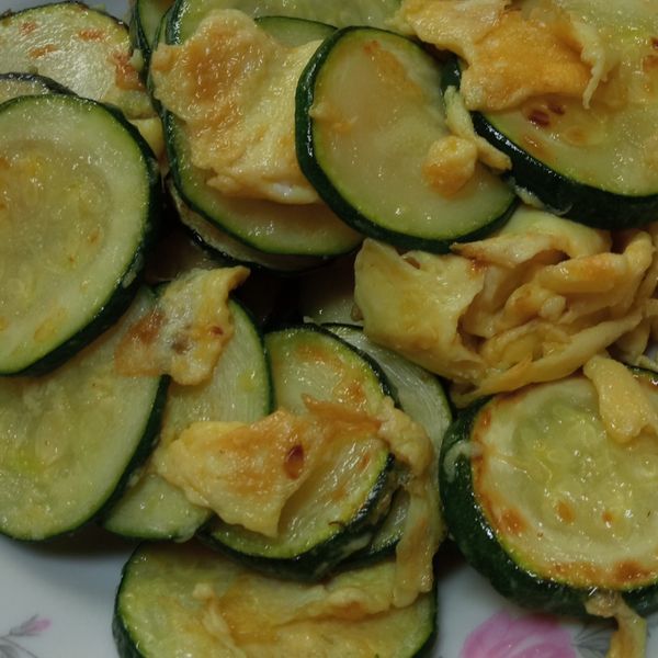 櫛瓜炒蛋 : 林哲生一起做