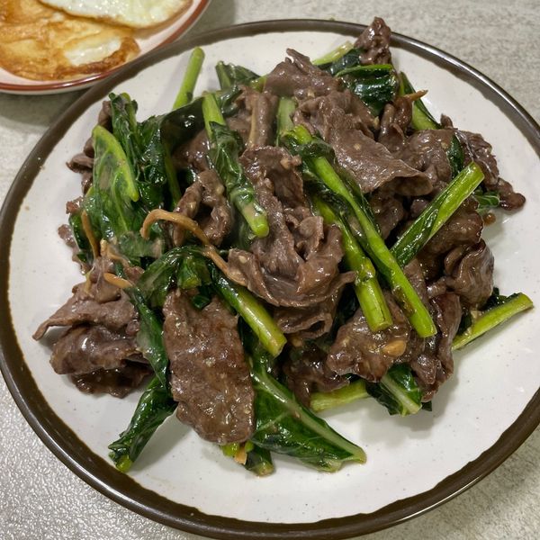 芥藍牛肉 : 凱希 𝒞𝒶𝓉𝒽𝓎一起做