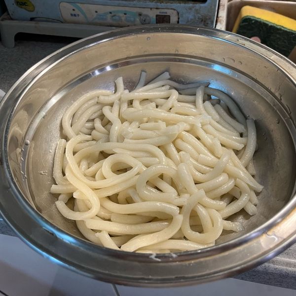 手工米苔目:Huang Yen Yen 一起做