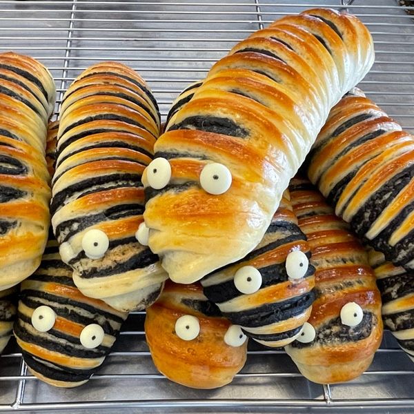 黑芝麻毛毛蟲麵包 : 滿天欣一起做