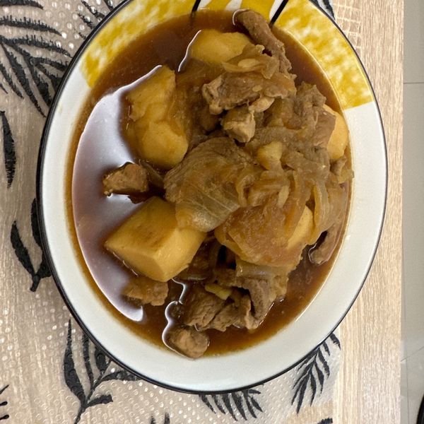 馬鈴薯燉肉 : 小🦶ㄚ一起做