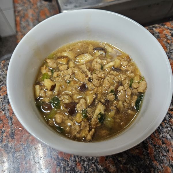 力力隨意煮-炒香菇肉燥：呼呼 一起做