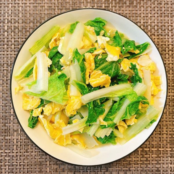 小白菜炒蛋 : 吳依珊一起做