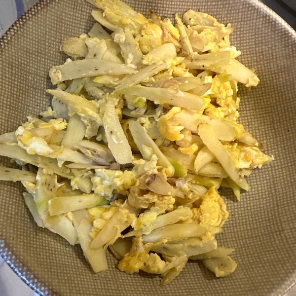 【茭白筍炒蛋】阿基師 : Chi一起做