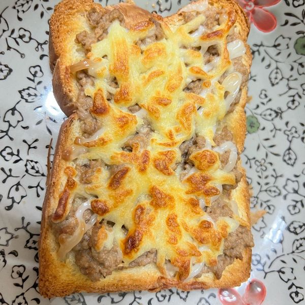 焗烤玉米鮪魚土司pizza : 佳妏☆彡ʕ •ᴥ•ʔ一起做