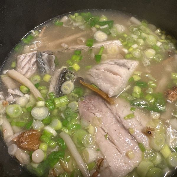 蔥花薑絲菇菇魚片湯 : pacifickite一起做