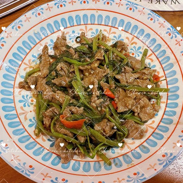 沙茶牛肉炒空心菜：Sharon Huang 一起做