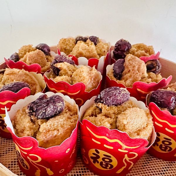 用電鍋蒸發糕 : 成天遊走在廚房的貓一起做