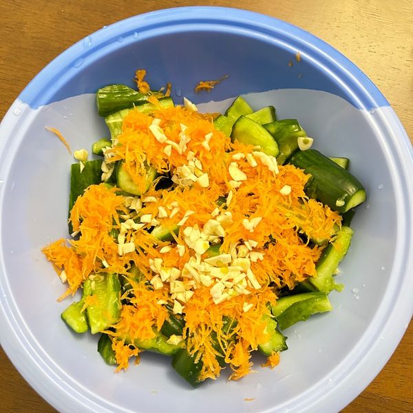 涼拌小黃瓜：伊娃 一起做