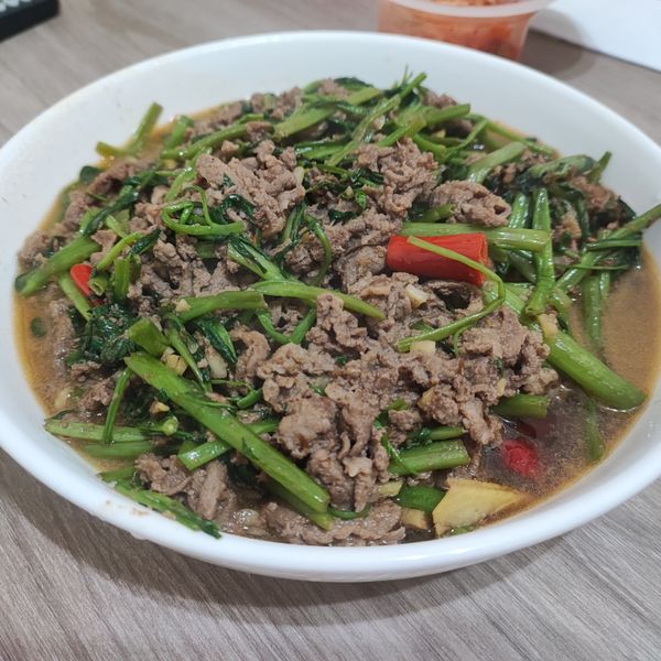 沙茶羊肉炒空心菜 : 葉愛咪一起做