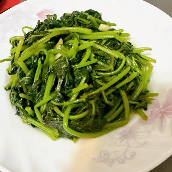 蒜香地瓜葉：Yin Ciao Jhang 一起做