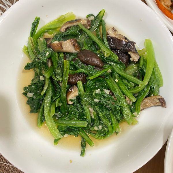 鮮香菇炒A菜：沐浴乳麻迷 一起做