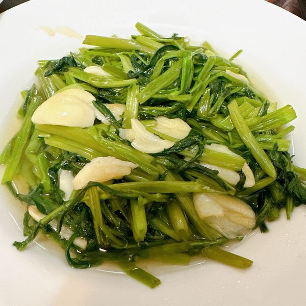 蒜香清炒空心菜：Yin Ciao Jhang 一起做
