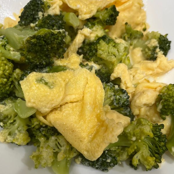 青花椰菜炒蛋 : 喵喵一起做