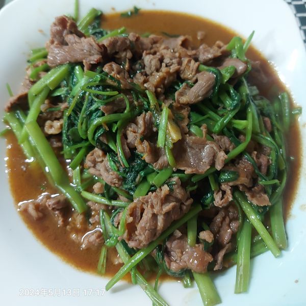 沙茶牛肉炒空心菜：Lin Lee 一起做