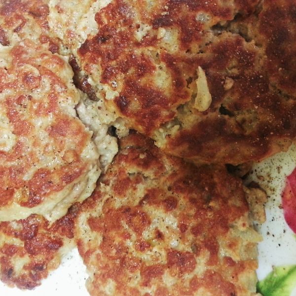 豬肉漢堡排：鄭嘉瑩 一起做