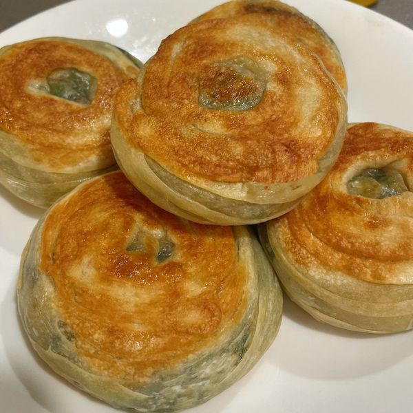 特製韭菜盒 : Chiu Hsia  Yang一起做