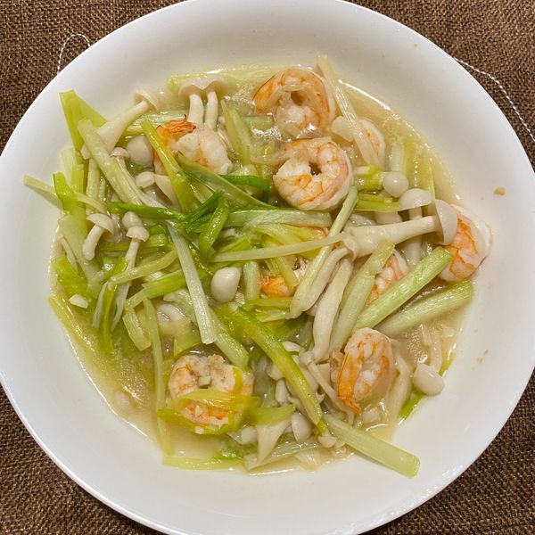 蝦仁炒韭黃 : 沐浴乳麻迷一起做