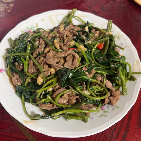 沙茶牛肉炒空心菜 : 仁爺一起做