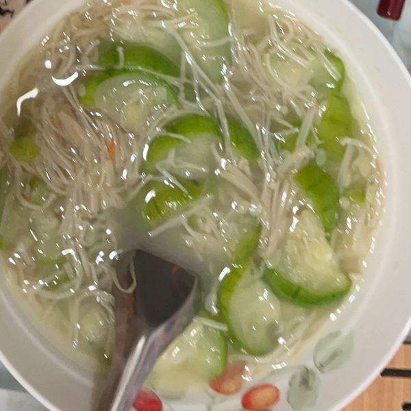 絲瓜金針菇 : ElizabethJunior一起做