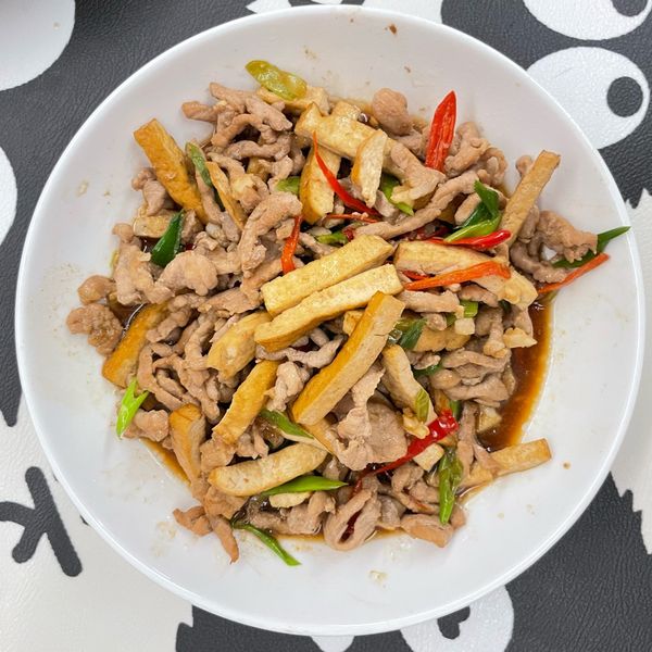 豆干炒肉絲 : Yihsuan Wu一起做